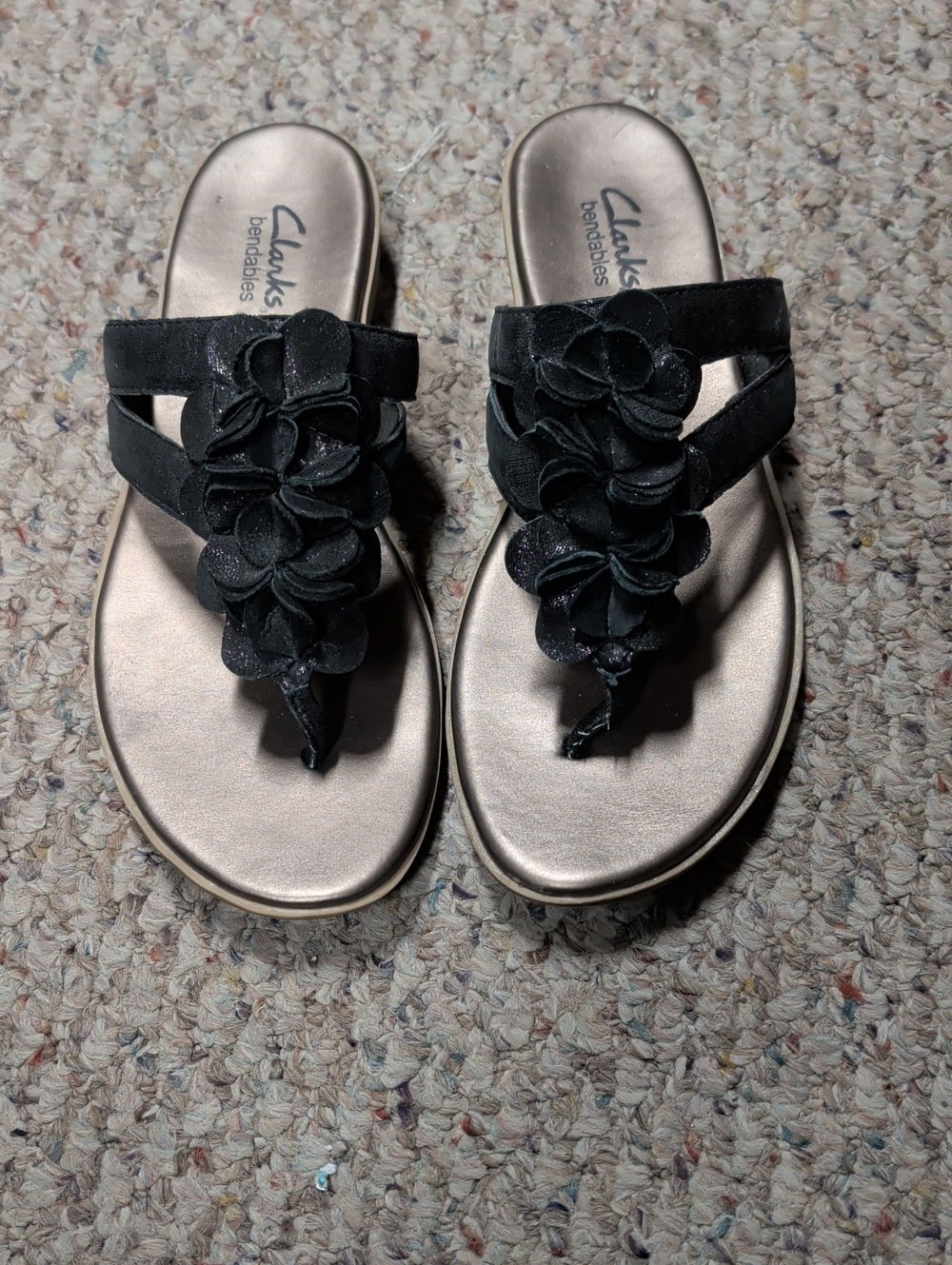 Clarks Bendables Black Floral Thong Sandals - 7M